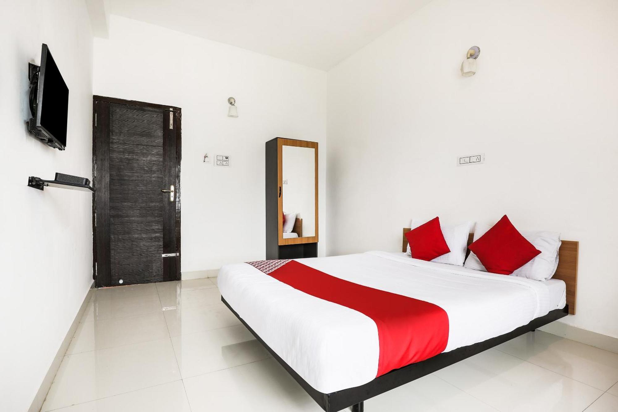 Hotel O Black Pearl Residency Pilamedu Exterior photo