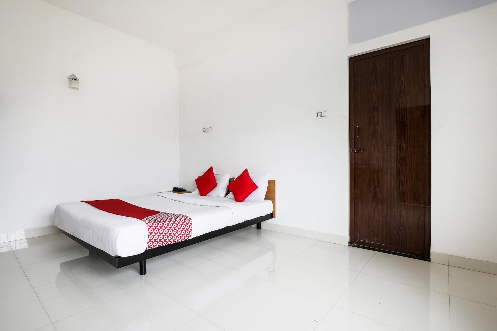 Hotel O Black Pearl Residency Pilamedu Exterior photo