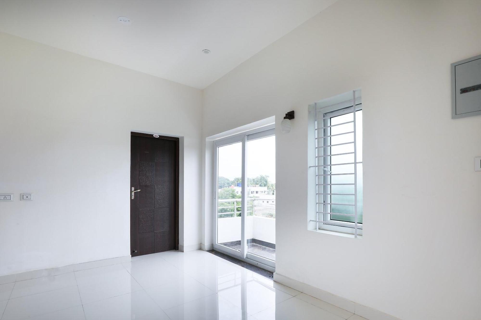 Hotel O Black Pearl Residency Pilamedu Exterior photo