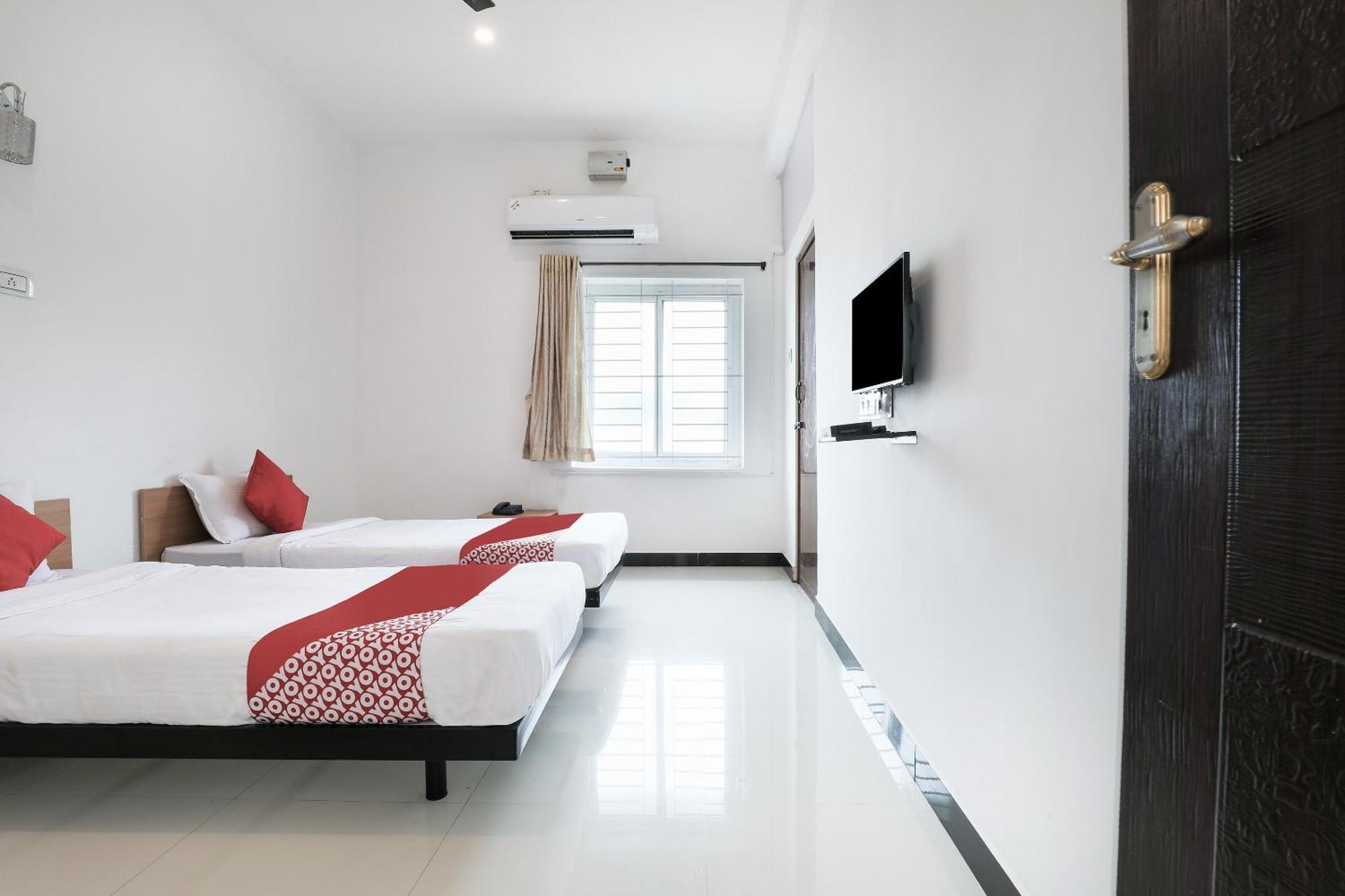 Hotel O Black Pearl Residency Pilamedu Exterior photo